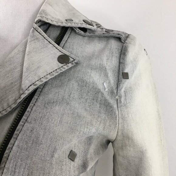BEBE Tara Subkoff Light Gray Studded Zip Pocket Belt Hem Crop Denim Jacket - Picture 9 of 16